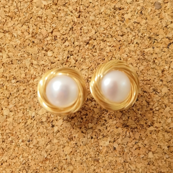 Freshwater pearl earrings. - Picture 2 of 4